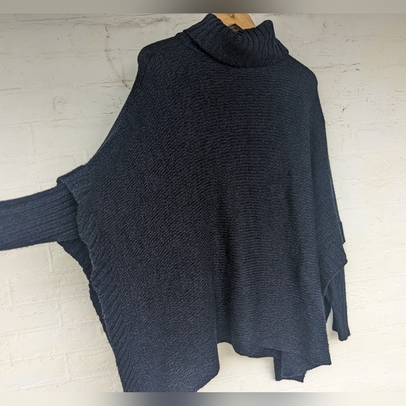 PONCHO DESIGN LAB TURTLE NECK KNIT PONCHO SWEATER MIDNIGHT BLUE SIZE MEDIUM - Picture 3 of 14